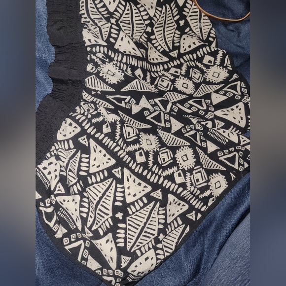 Medium no boundaries shorts - Picture 2 of 3